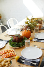 Thanksgiving table 