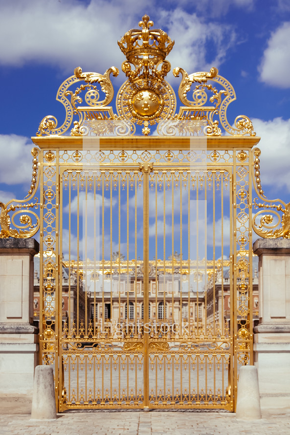 golden gates to Versailles 
