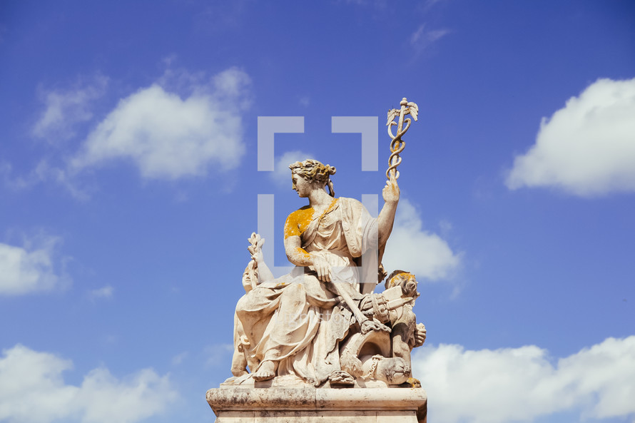 statue on Versailles 