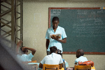 teacher reading to students 