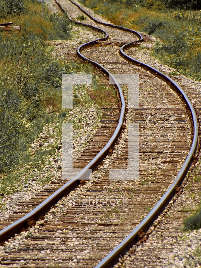 curved train tracks 