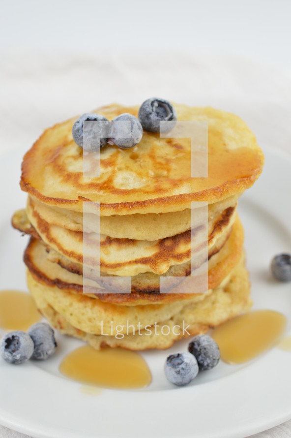 blueberries on pancakes 