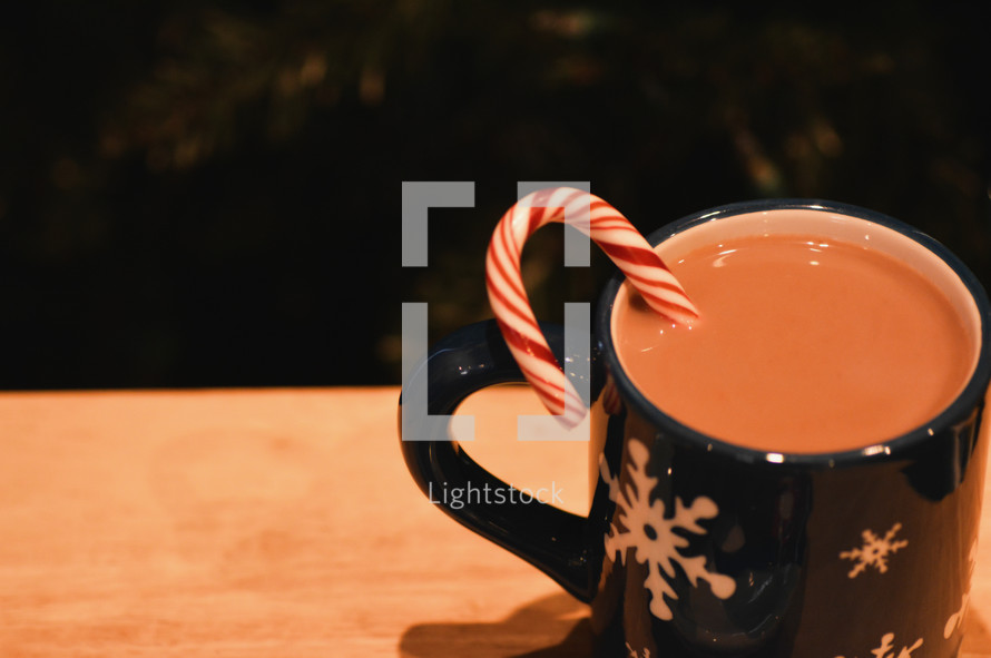 candy cane in hot cocoa 