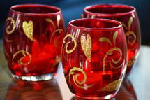red stemless wine glasses 