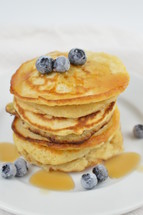 blueberries on pancakes 