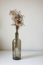 dried flowers in a vase 