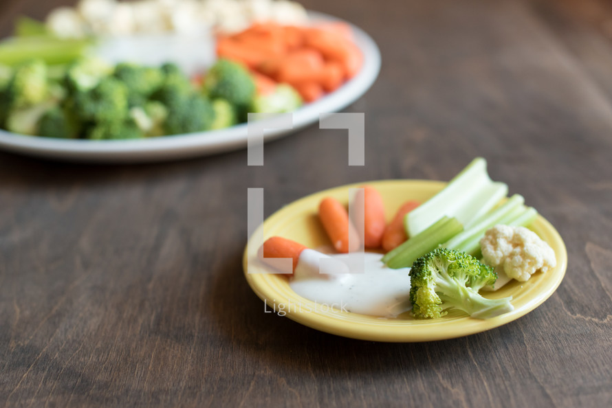 vegetable tray and plate 