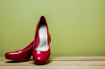 red high heel shoes 