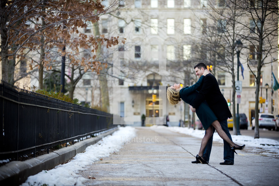 couple in live in the city 