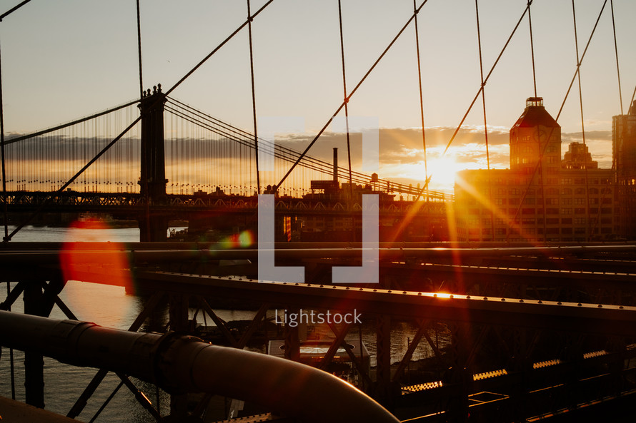 Manhattan bridge at sunrise in NYC