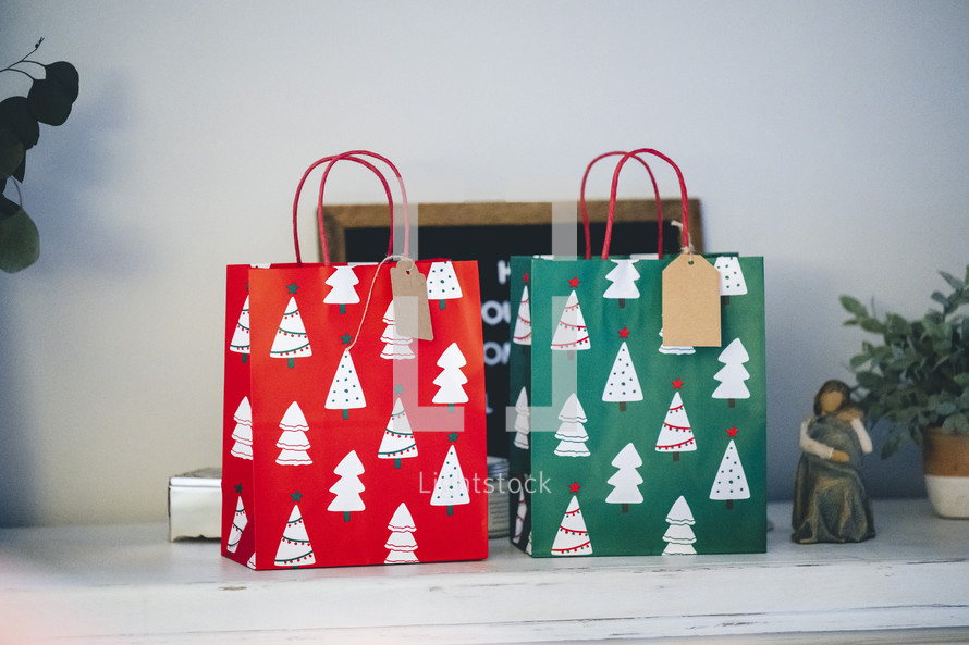 Christmas tree gift bags with blank tags