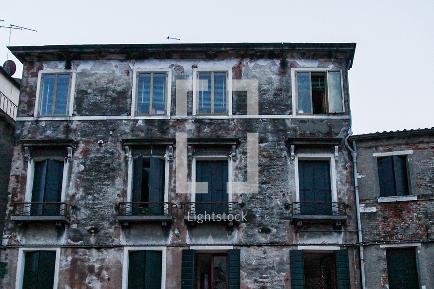 exposed brick on the side of buildings in Venice 