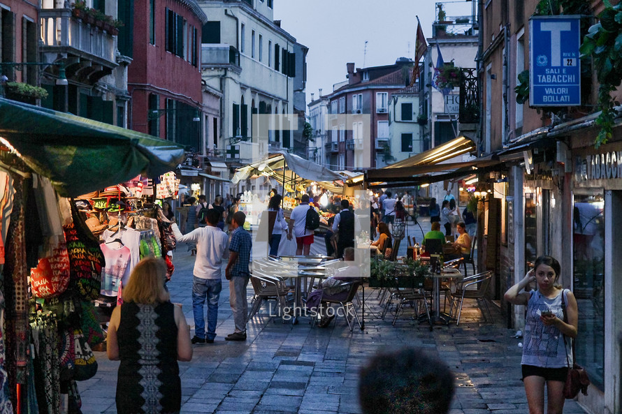 street market vendors in Venice 