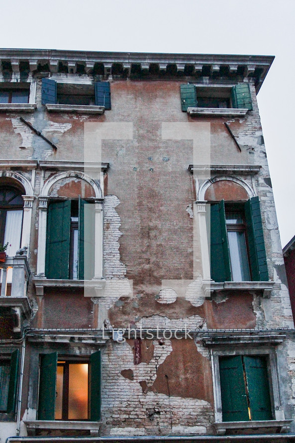 exposed brick on a building in Venice 
