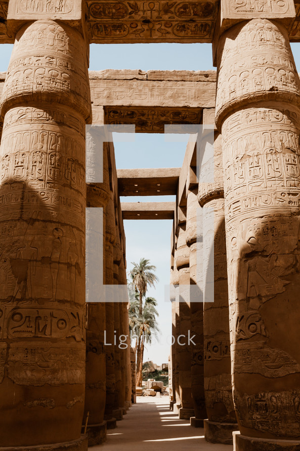 columns in ancient Egypt 