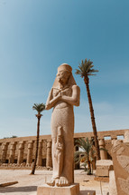 statue in ancient Egypt 