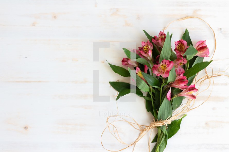  Alstroemeria bouquet 