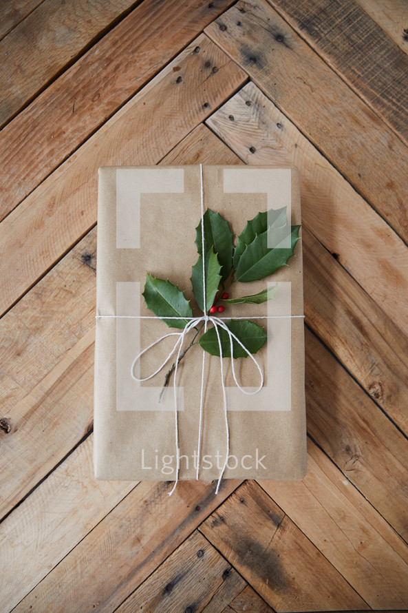 brown paper gift 