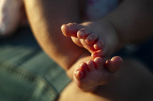 baby feet 