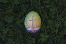 Easter egg in grass 