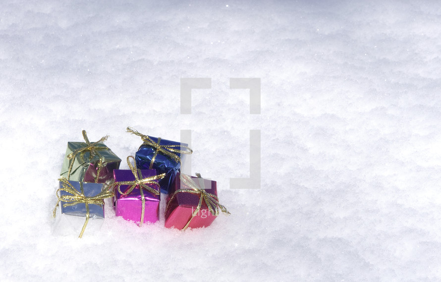 gifts in snow 