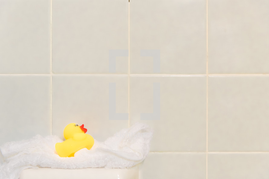 towel and rubber ducky 