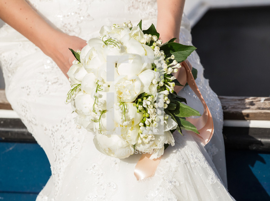 bride with bridal bouquet 