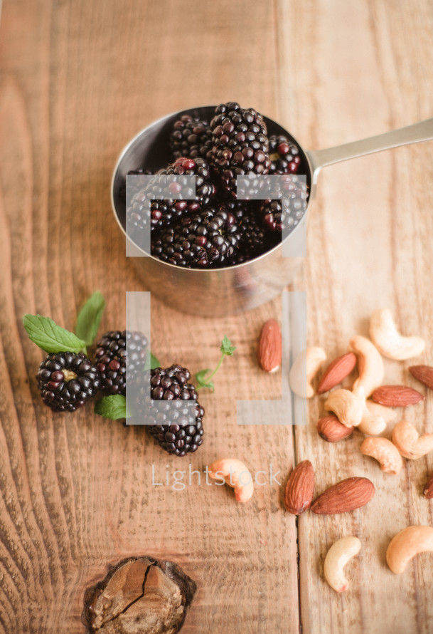 blackberries and almonds 