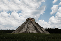 Chichén Itzá pyramid 