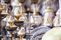 Hindu trinkets and souvenirs at the market at The Dakshineswar Kali Hindu Temple in Kolkata India