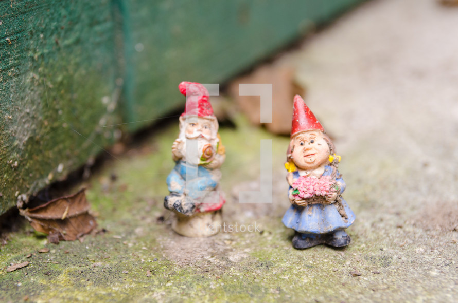 gnome figurines 