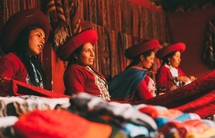 women knitting in Peru 