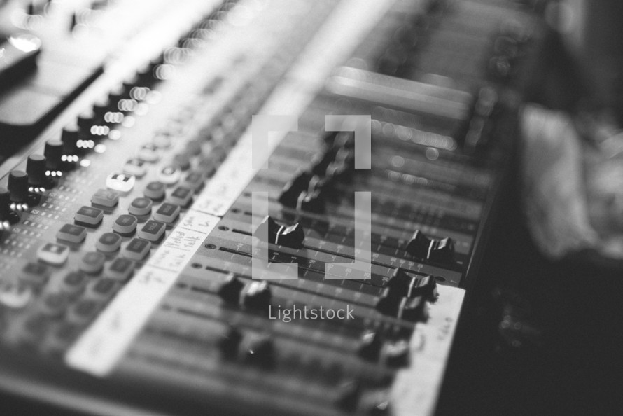 soundboard in black and white 