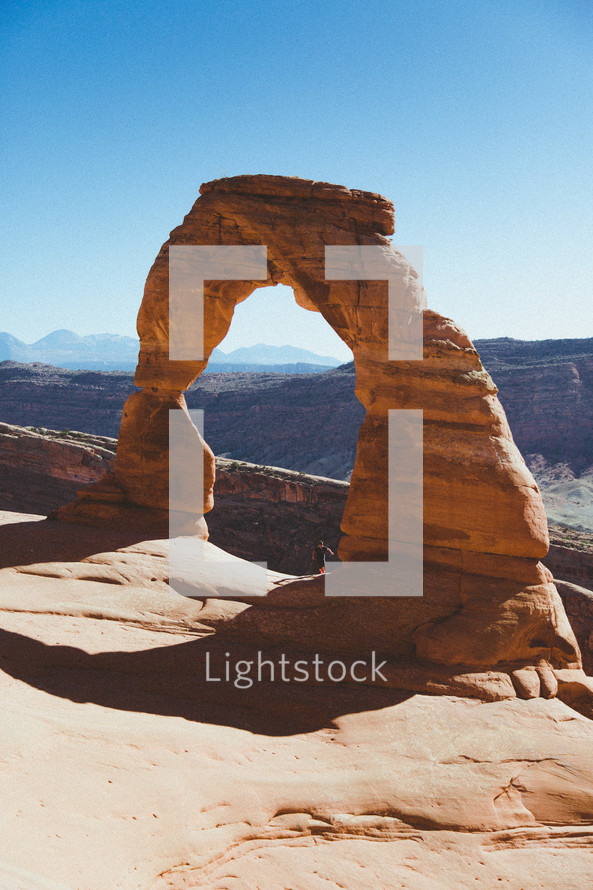 arched rock formation 