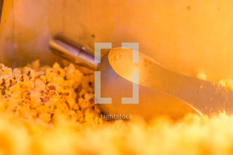 popcorn and scoop 