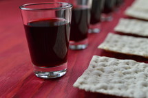 wine cups and crackers 