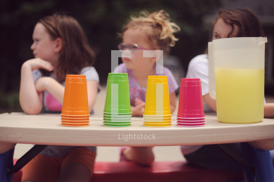 children at a lemonade stand 