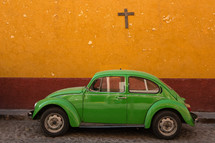 green Volkswagen Beetle 