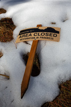 Fallen area closed sign in Yosemite