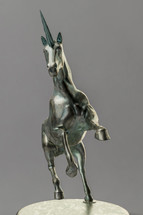unicorn statue 