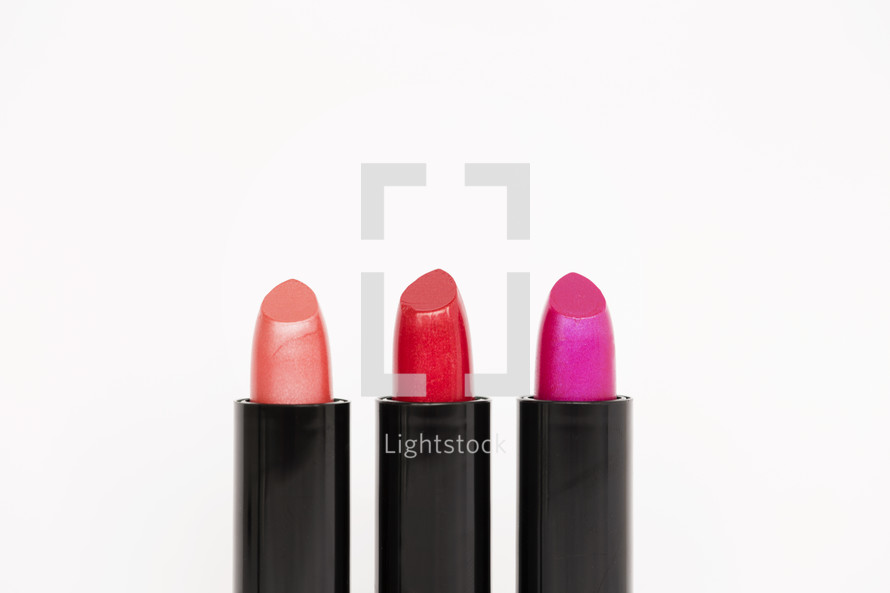 red and pink lipsticks 