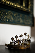 crown with stars 