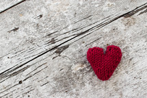 red knit heart 