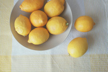 a bowl of lemons 