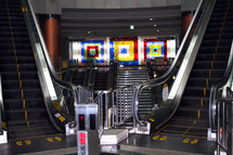 escalators 