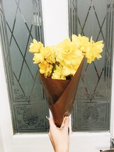 a bouquet of daffodils 