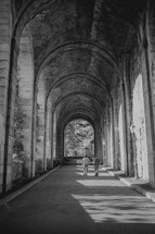 Arched tunnel in NYC 
