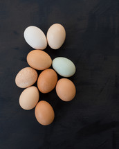 brown and white eggs 