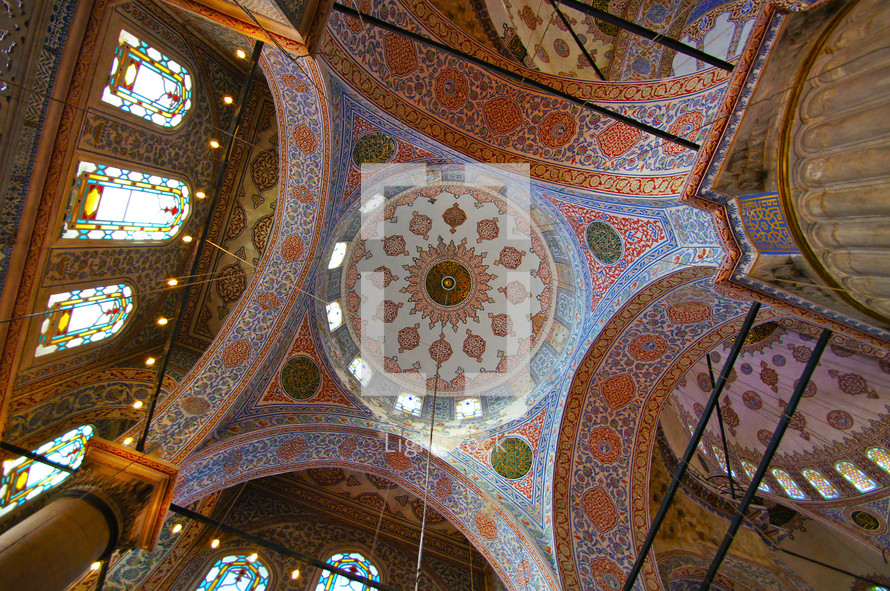 detailed rotunda in a muslim mosque 