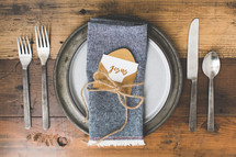 place setting for Jesus 